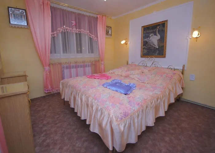 Konukevi аня рома *