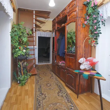 аня рома Konukevi Lazeshchyna