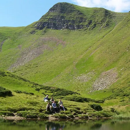 аня рома Lazeshchyna