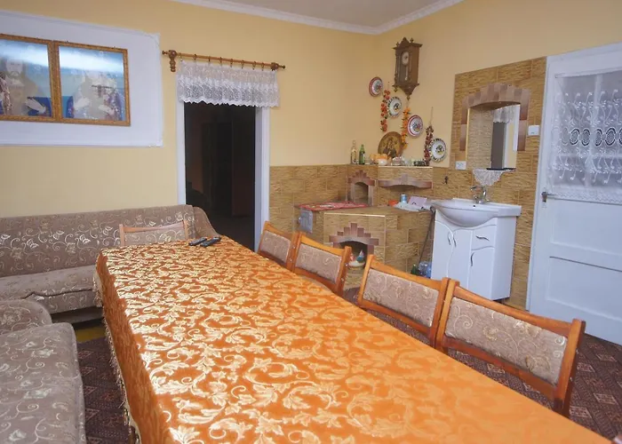 аня рома בית הארחה *